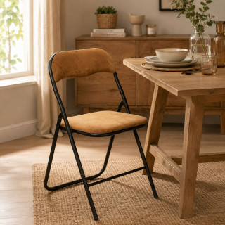 Photo d'ambiance chaise pliante effet velours ocre doré