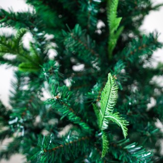 Sapin de Noël artificiel 210 cm décorations et branches en PVC Tampere
